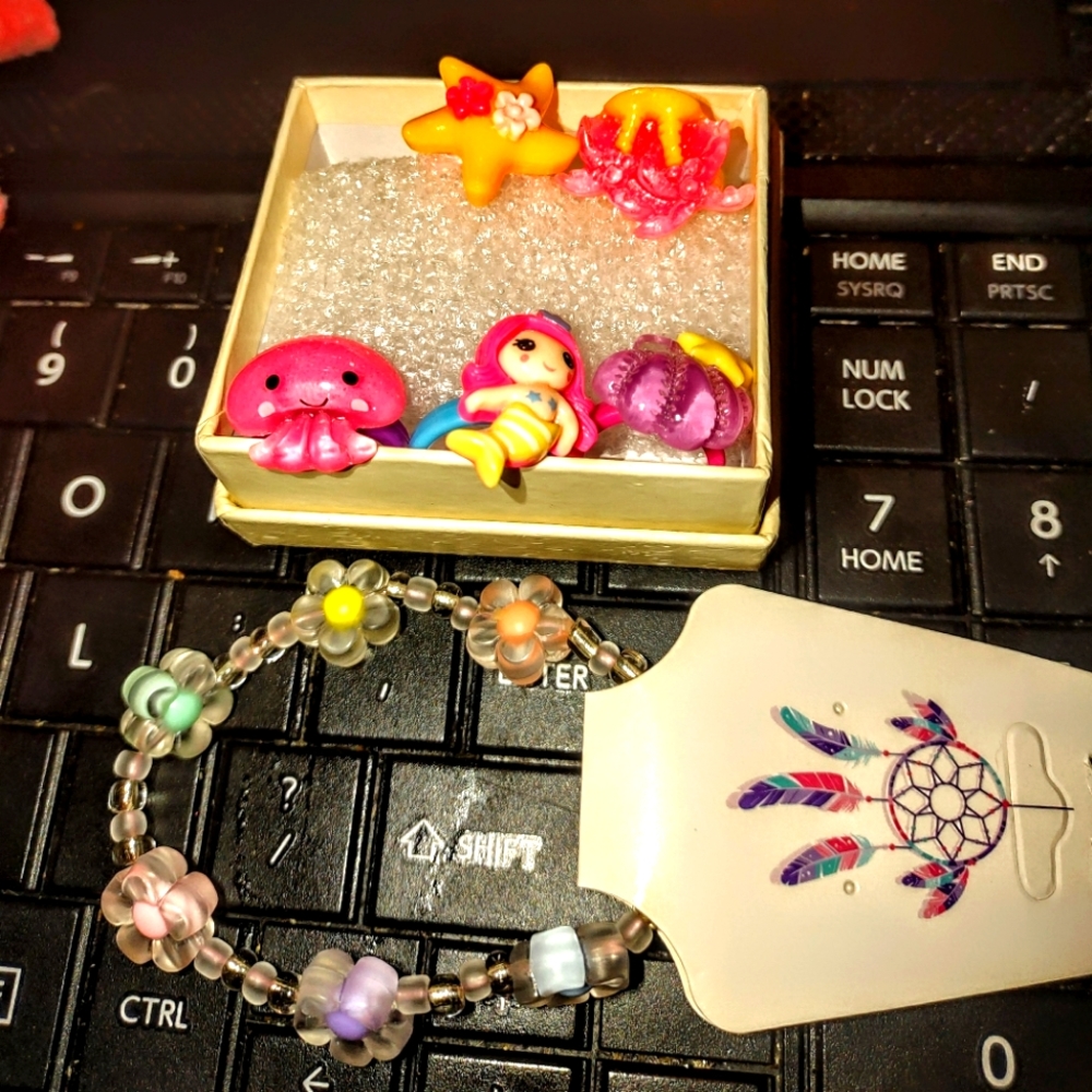 Toddler rings size 2.5 and toddler bracelet